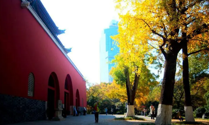 复制 未来五年，中央企业预计安排大规模设备更新改造总投资超3